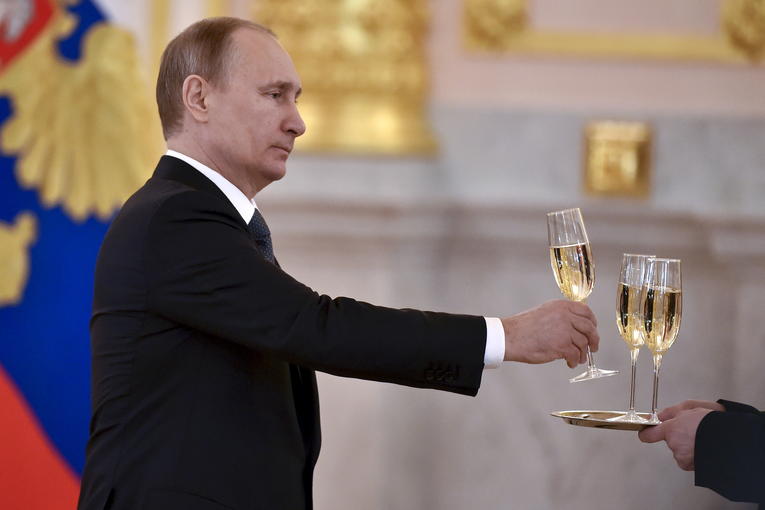 Russie : le chantage au « Champagne » est-il inquiétant ?