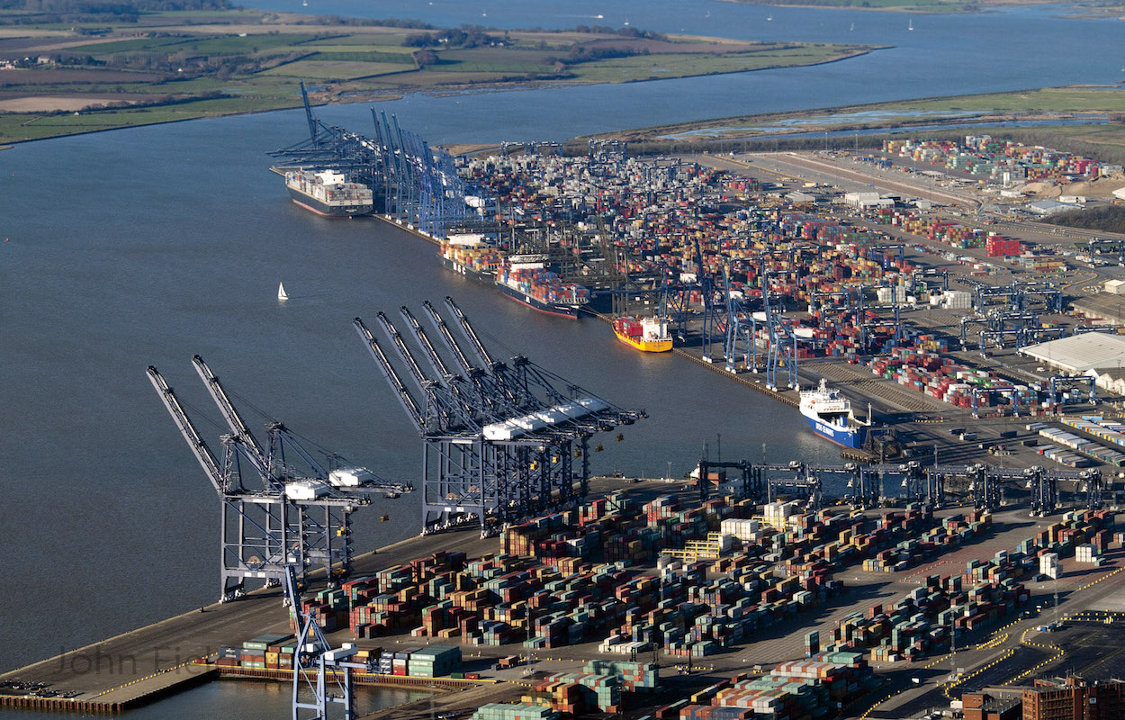 La grève au port de Felixstowe (GB) s'acheve mais la lutte pour la hausse des salaires continue